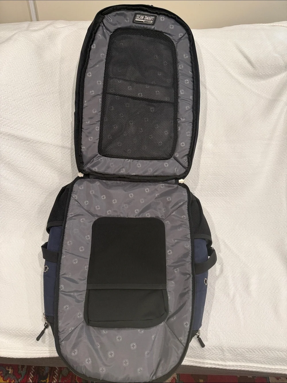 SwissGear Black and Navy Laptop Backpack with Multiple Pockets